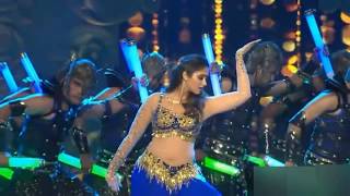 ileana dcruz Raske Qamar Song live dance performance ileana dcruz latest dance Bollywood song [upl. by Warwick]