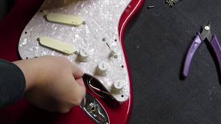 EMG DG20 David Gilmour Pickup Upgrade Stratocaster [upl. by Eduardo]