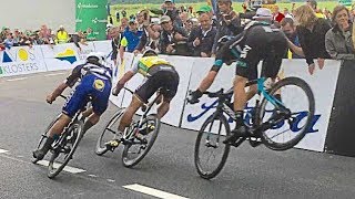 ¡NO LO CREERÁS 10 MOMENTOS MÁS IMPRESIONANTES😱DEL CICLISMO [upl. by Akinor421]