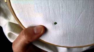 TUTO BRODERIE FACILE  le POINT DE NOEUD How to do a FRENCH KNOT [upl. by Nevag486]