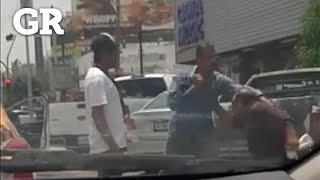 Pelean hombres en plena Avenida Madero  Monterrey [upl. by Sherourd]