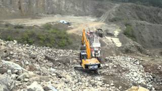 Sandvik QI341 Impact Crusher [upl. by Pearlstein]