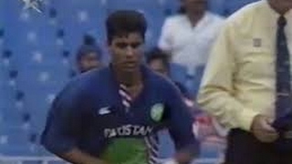 Waqar Younis Super Last Over vs NZ 1994  3 runs to win off 6 balls  Shows how to Bowl Super Over [upl. by Goldsmith]