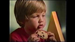 Nestlé Toll House Chocolate Chip Cookie Commercial from 1986 [upl. by Suiratnod]