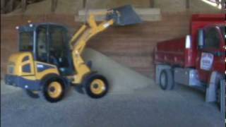 Gehl Articulated Loader Lifting and Dumping [upl. by Lorie]