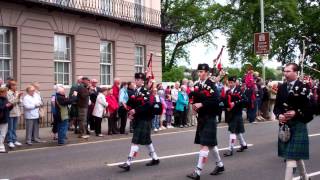 1000 Pipers Pipe Band Parade The Kilt Run Perth Scotland Saturday June 2nd 2012 [upl. by Ginsburg915]