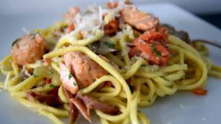 Recept  Pasta met verse zalm [upl. by Rednaeel]