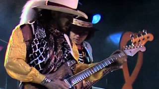 Stevie Ray Vaughan  Scuttle buttin [upl. by Akeihsal]