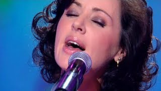 Tina Arena  Les moulins de mon cœurThe Windmills of Your Mind Live [upl. by Ebanreb]