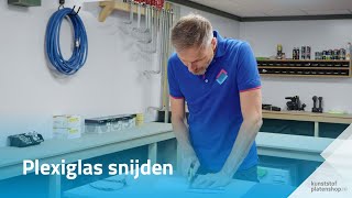 Plexiglas snijden zo doe je dat  Kunststofplatenshopnl [upl. by Assyla]