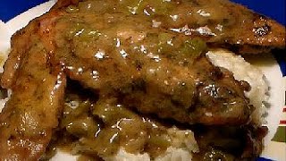 The BEST Smothered Turkey Wings Recipe How To Make Baked Turkey Wings In Gravy [upl. by Radbourne349]